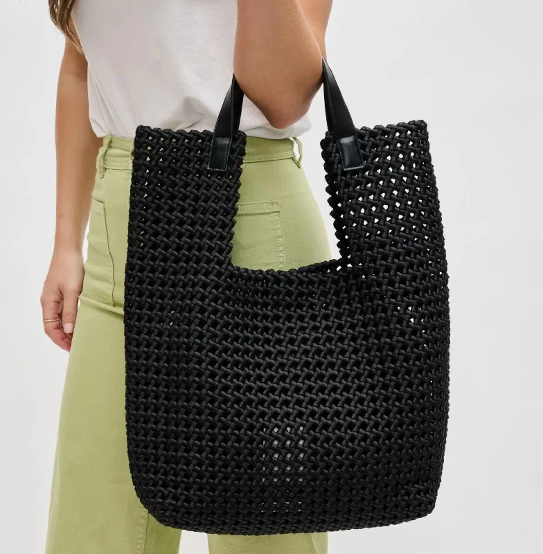 Women's Zenith Zen Tote Bag In Black