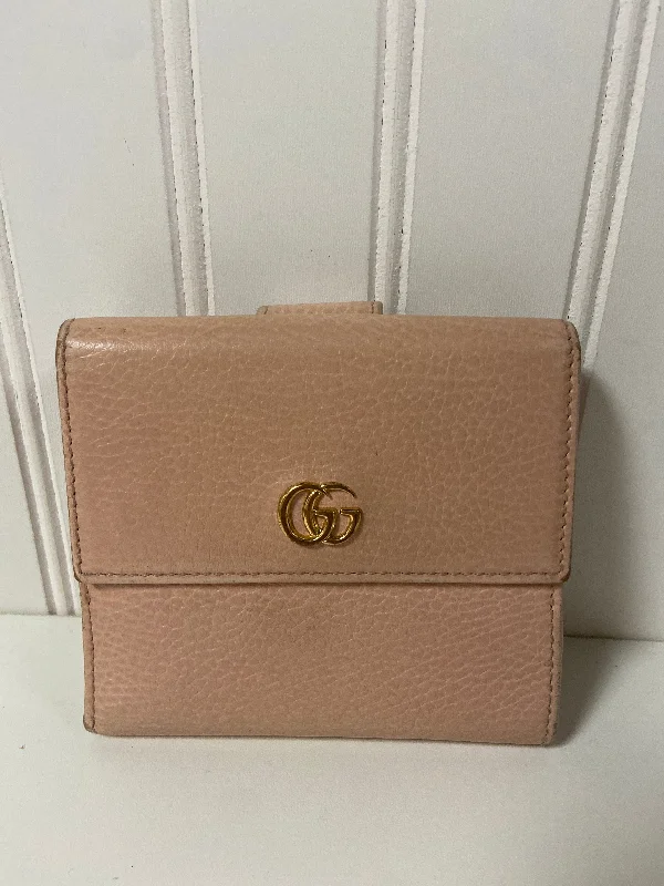 Wallet Luxury Designer By Gucci, Size: Medium