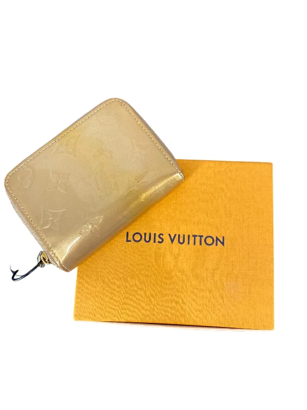 Wallet Luxury Designer By Louis Vuitton, Size: Small